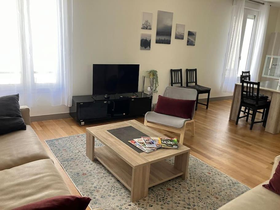 Appartement Spacieux En Centre Ville Vendôme Kültér fotó